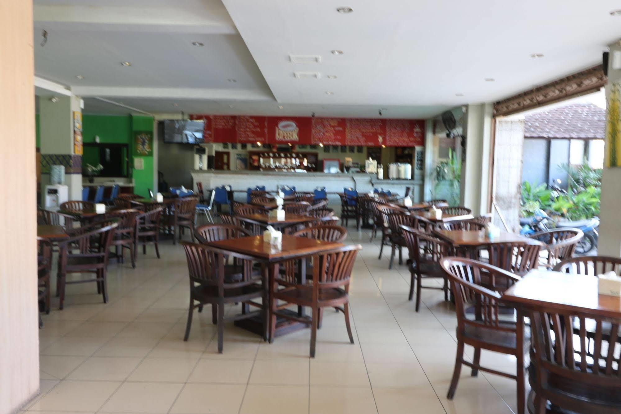 Hotel Reddoorz @ Raya Kuta Kuta Lombok Exterior foto